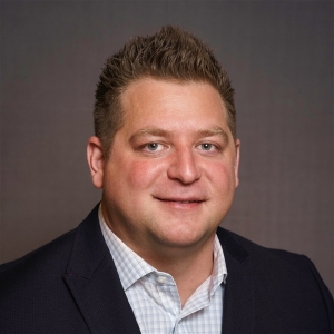 Karl Czyz Headsot