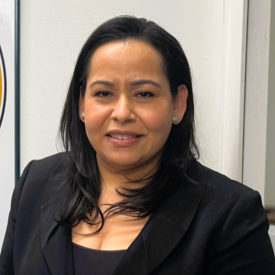 Dr. Carmen Gomez